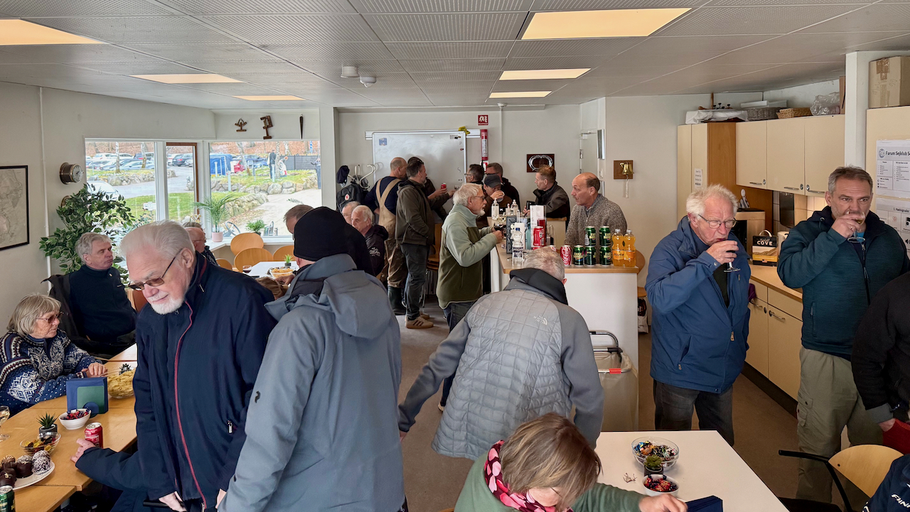 Foto: Hygge i klublokalet efter standeren er sat!